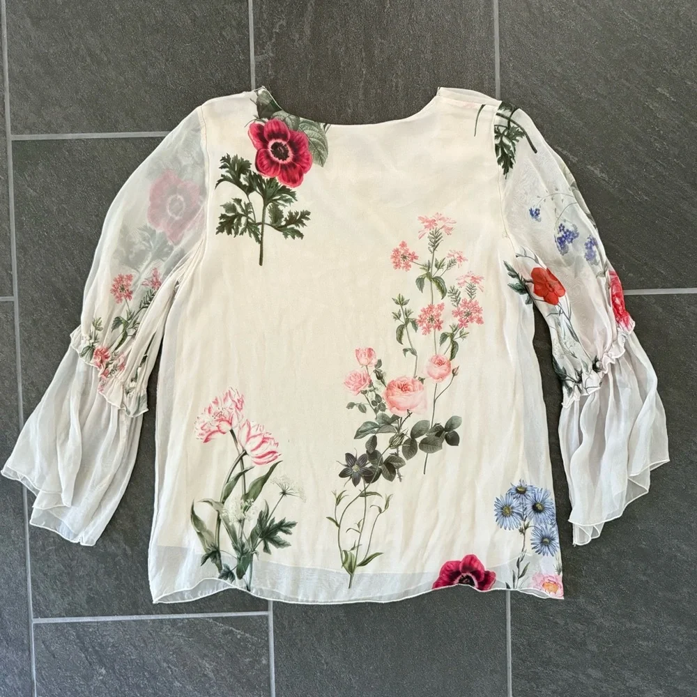 Moda Puff Sleeve Ruffled Blouse - Picture 5 of 7